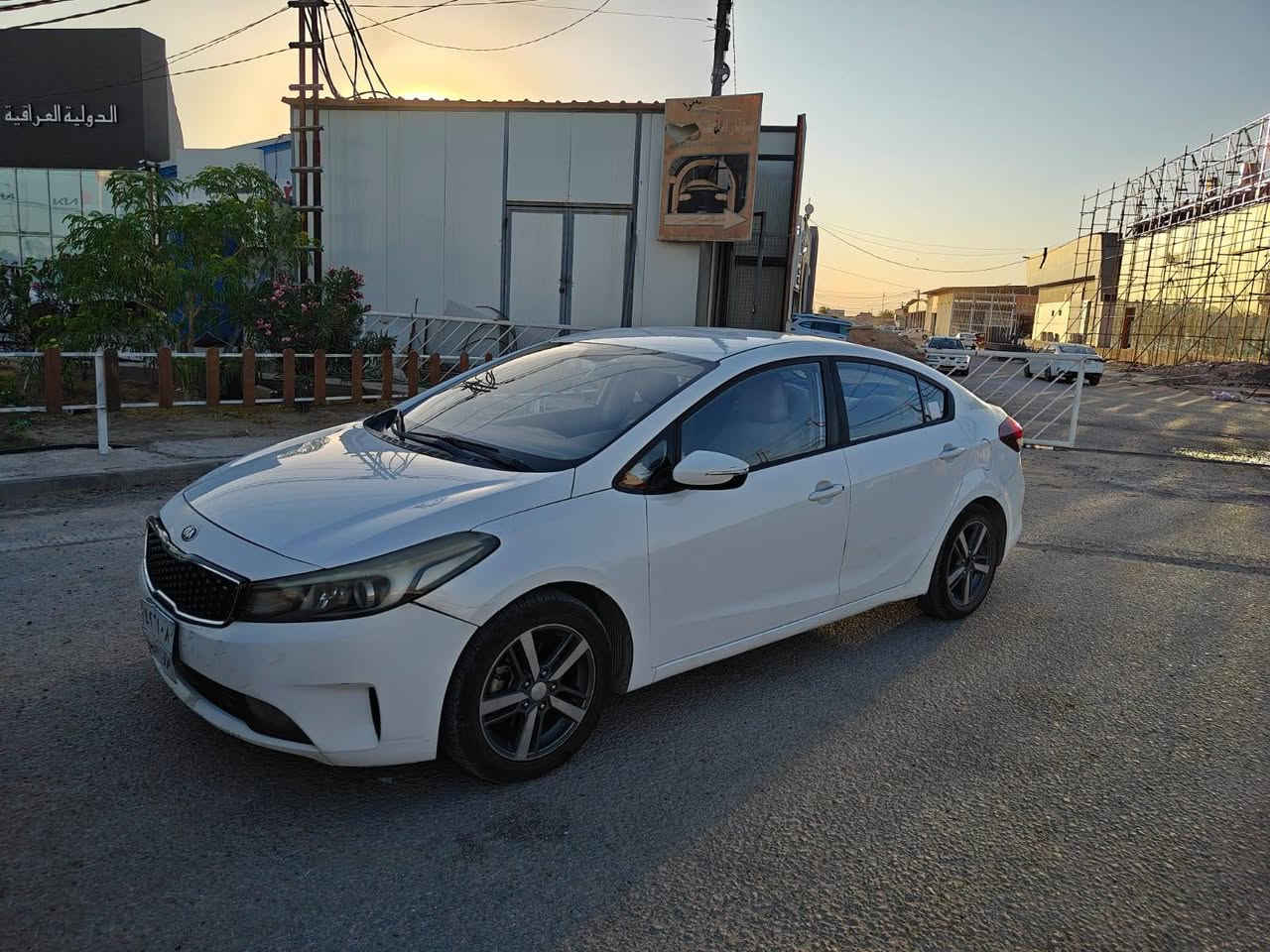 سلام عليكم فورتي 17 بيه 3قطع بدون دوخل باد مبدل وبي بارد وقطعتين صبغ  تخم تاير جديد حديديه 90/100 فول ماعده الفتحه البصمه رقم اربيل بس شركه بيه خط تبخير تبريد شغال *********** المكان نحف حولي بيع مستعجل
