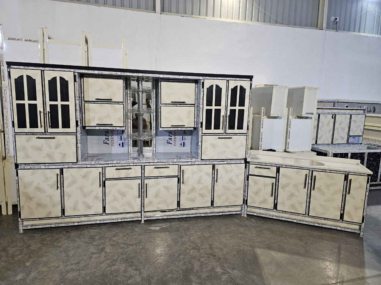 كاونتر (3/م) مع سنك مرمر( متر ونص )
داخل وخارج المنيوم 🤗 

مواصفات العمل 

😍المنيوم صيني درجه اولى

❤️ضهر المنيوم بليت
❤️داخل المنيوم  بليت + بنل ثقيل
❤️يدات  استيل 
❤️سطح مبطن خشب mdf
❤️حجل ارضي

العنوان الفلوجه قرب جامع الفاروق مجاور مقبرت الشهداء 👈يتوفر بنضام القسط والنقد 🔴 للإستفسار مراسلة الصفحة
 او الواتساب : ***********

اتصال : ***********
