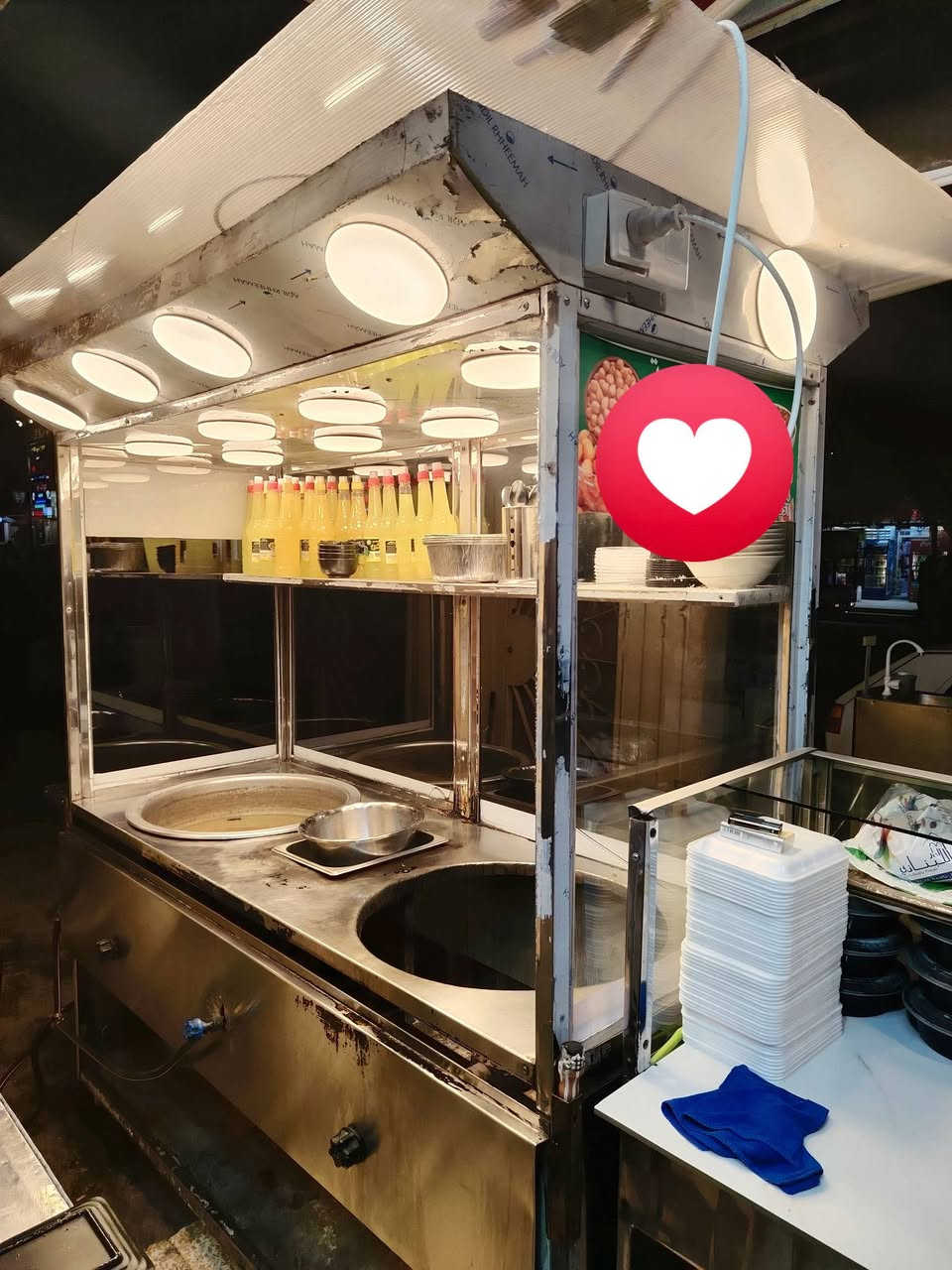 السلام عليكم. متاح جام خانه حمص وبرمه  كامله من كهربائيات ومغذي كهرب خاص نظافه فول. موقع موصل الايسر الاتصال *********** السعر 750$
