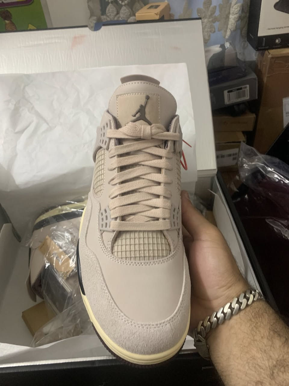 سلام عليكم شباب
حذاء Nike Air Jordan 4 Retro تعاون مع علامة A Ma Maniére بلون "Fossil Stone"
قطعه فول قويه
قياس 44
اطونه سعر وتدللون


**إذا كنت صاحب هذا الإعلان وتريد حذفه لأي سبب، رجاءا أرسل رسالة إلى الدعم الفني**