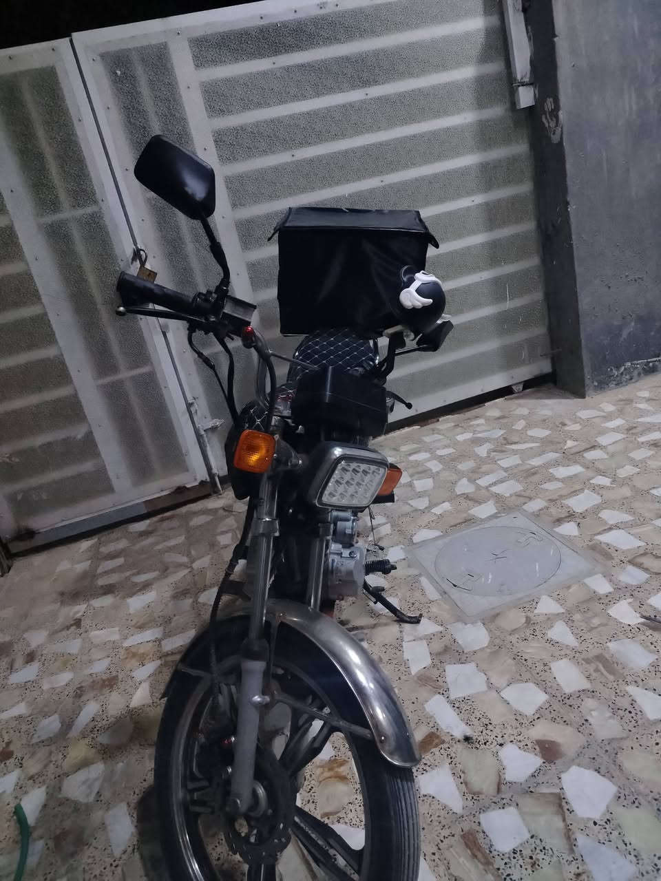 دراجة إيراني سيفان مديل 2023 نضيفة أكثر من الصور للبيع مكينة ما مفتوحة *********** واتساب متواجد على النت السعر $600 بيها مجال
