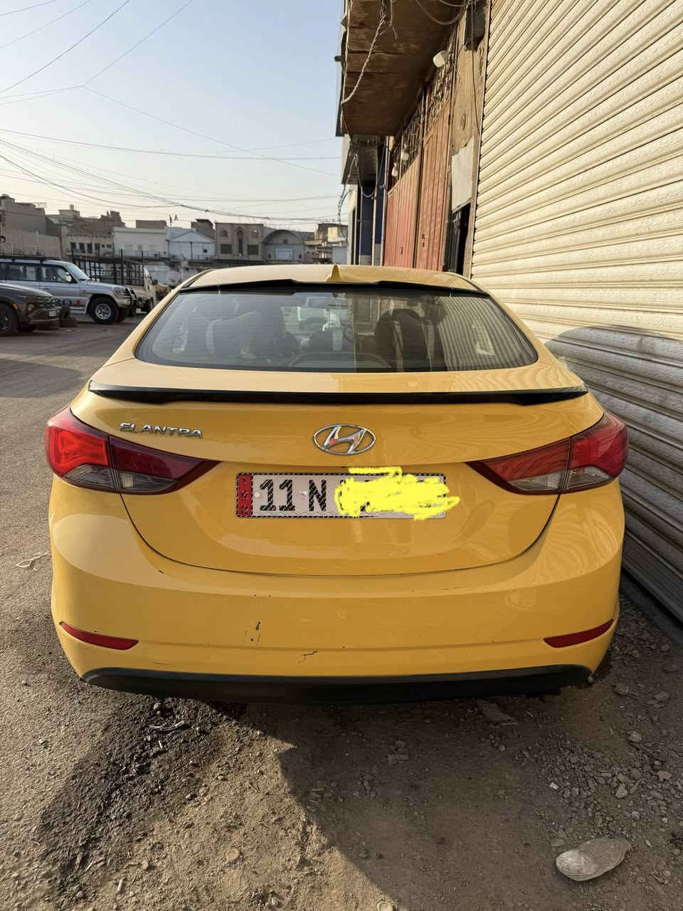 السلام عليكم 
النترا امريكي موديل 2014 رقم بغداد حادث جاملغ خلفي السعر 110 ورقة وبيها مجال عنوان السيارة بغداد شارع الشيخ عمر مجاور ساحة السباع  للتواصل على الرقم ***********
