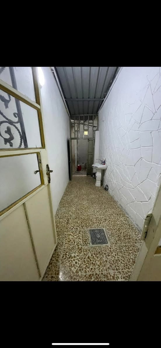 🌒#مكتب #عين #العراق  #للعقار.*🪟 
                             🌗 #عنوان #المكتب🌍              
           ✅ #مقابل #مطعم #كريم #العمر 🍎✅
 
       #مساحه 45🌏متر 
مشتملات ومطبخ اثنين غرف  وحوش  
#منطقه#المشاهده   🌏🌕
قريب عل شارع 
ســــــنــد📃 جــديــــــــد 🆕✔️
✔️يجار يجار يحار  ✍️✅✔️ 
................... 
نستقبل عروض #سكني #تجاري #زراعي 
......................
#الــعــنــوان↘️الفاروق 
 الساحل الايمن موصل القديمه شارع الفاروق قريب جداً 
#السعر_مناسب جدا جدا 
باداره عبد السلام النعيمي 

كورك ***********
  اسيا ***********
