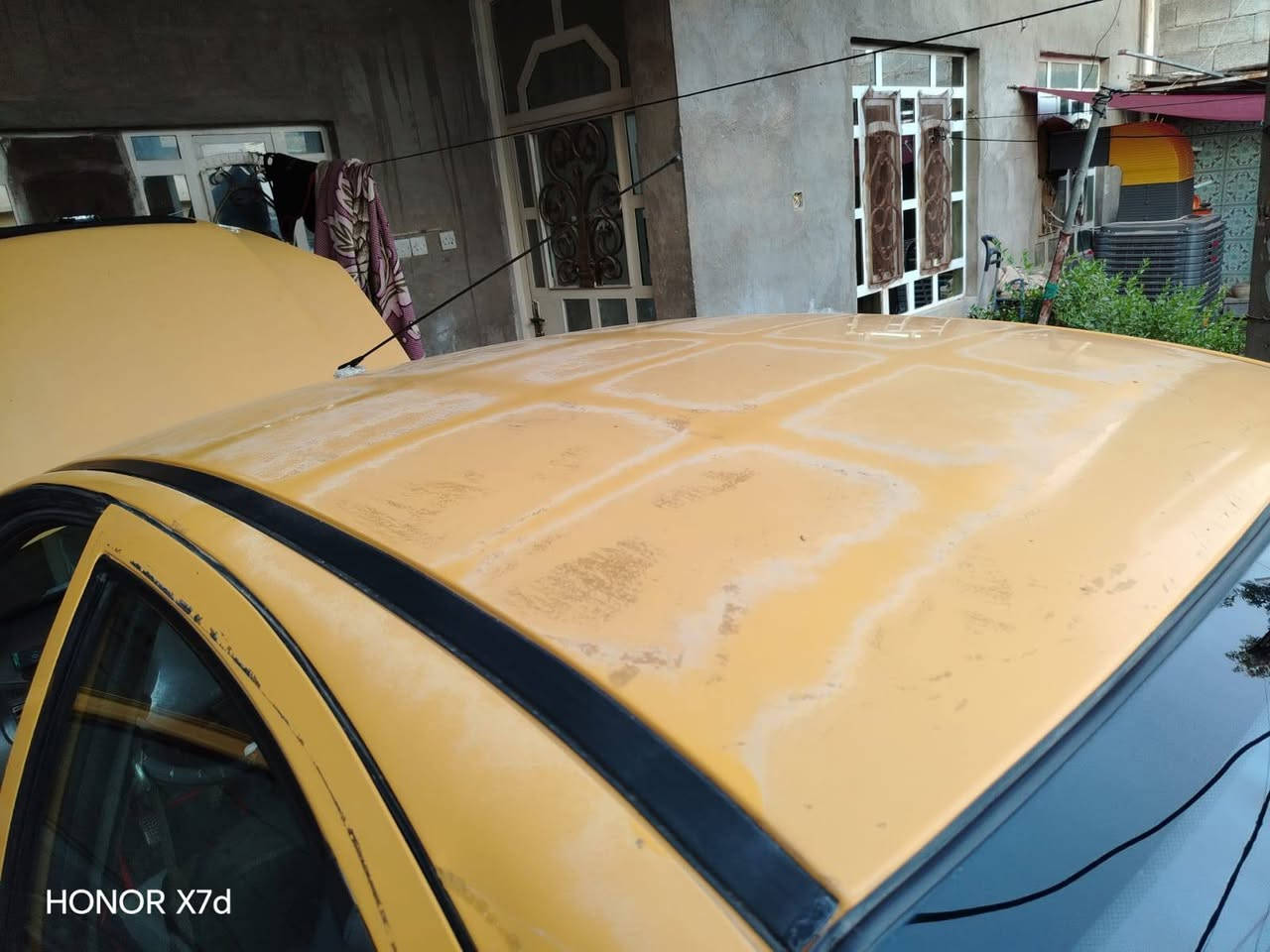السلام عليكم طيبة موديل ٢٠١٥ كلشي ممبدل بيه على البلاد جاهزة من كلشي ماعدى الكلج بدايتة هيئة مصفرة السنوية بشهر الخامس المضى سقطت وعليها غرامة ١٠٠الف اي شي يطلع عالسيارة علية أمانة الله السيارة حلوة مابيها شي بس اني صار عندي ظروف واريد ابيع كل غراضها من الشركة اصلية أشد صورتها على الحقيقة لا المعها ولا اغشك الي بالصورة نفسة بالحقيقةرايدها ٤٠وبيها مجال شوية رقي ***********
