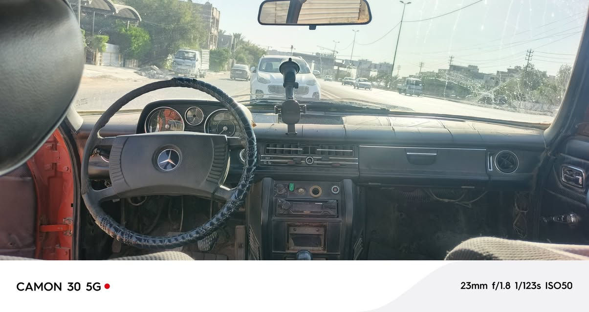 السلام عليكم للبيع مارسيدس انتيكه بتره موديل 75 مكينه بلاديه بانزين رقم بغداد سنويه بسمي سياره شغاله وجاهزه من كلشي كهربائيات كلها شغاله 
السعر 35 بلاش بلعافيه عل ياخذها
مكاني بغداد البياع تقاطع درويش
***********
