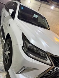 ٢٠١٨ • ٨ سلندر ٥٧٠٠ • كاميرات ٣٦٠