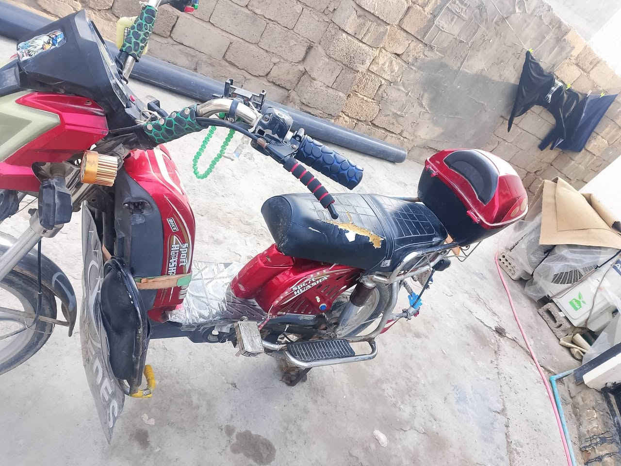 موتور شحن للبيع السعر 300 وبي مجال المكان الصقلاويه خلف بنزين خامس الوقود ***********
