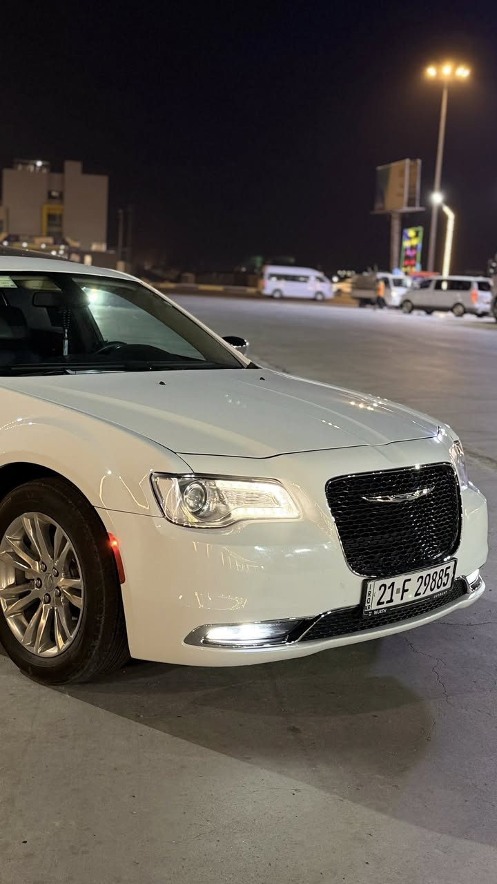 السلام عليكم كرايسلر اوباما موديل 2018 كندي كلين تايتل هزه ورقم سليمانيه الجديد تحويل او وكاله فول مواصفات بانوراما ستيرن كهرباء خزن ميموري كشنات جلد تدفئه تبريد سماعات بيتس وبعد كفاله ضربه وتبديل وصبغ مكينه وكير كفاله ماشيه 72 جديده السياره . 
العنوان: بصره 
رقم الموبايل :***********
