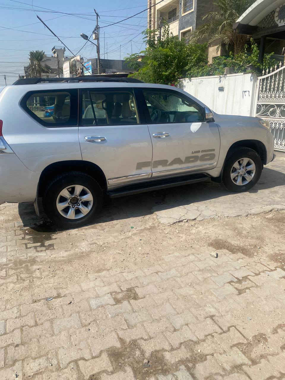 برادو موديل 2013
اربعه سلندر بدون ضرر  مكفوله من الصبغ والتبديل
السعر 22500 دولار وبيها مجال *********** مكانه بغداد
