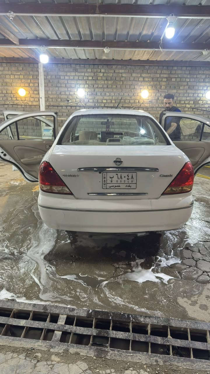 نيسان سني ٢٠٠٩
كير أوتوماتيك
الجام كهرباء 
تبريد شغال وجاهز 
السيارة مبدل بيها بنيد 
وبارد بسيط في هلال الجاملغ الايسر 
وبارد في حوض الصندوق 
غيرها ماكو شي 
رقم بغداد الماني 
السعر ٩٥ ورقة 
مكان السيارة العمارة 
*********** 
السيارة نظيفة وجاهزة
