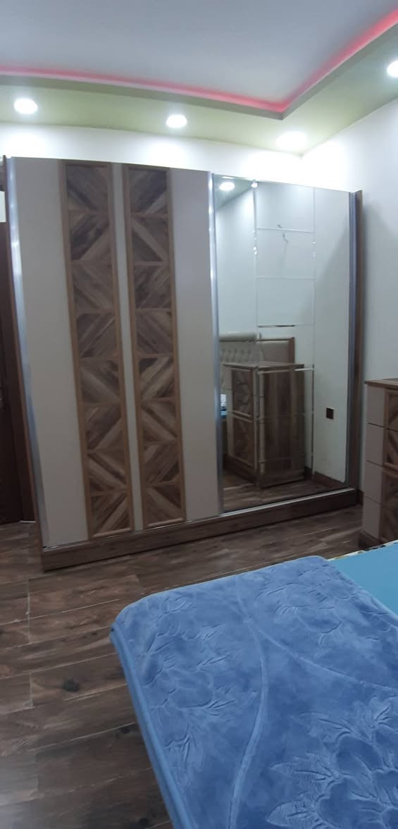 غرفة نوم نظيف جدا ٨٥٠  الف  ***********
