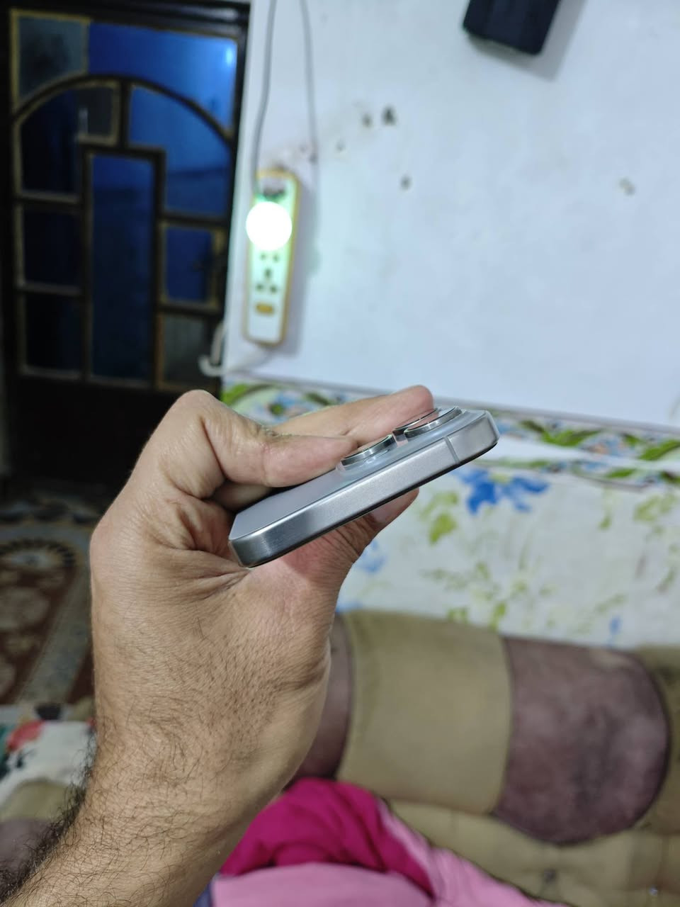 سلام عليكم احبائي الطيبين للبيع 15 برو ماكس شرق اوسط ماستر وكاله جديد كلش مكفول حتى من الزلغ ذاكرى 256  بطاريه 87  عنواني الديوانية جلبيه فلكة سوك ابو جميغ السعر مليون و 80 الف *********** يرهم مراوس بوبايل فقط لا ايباد ولا غير شي
