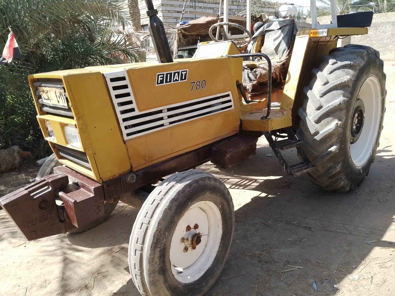 السلام عليكم 
للبيع فيات 780 ارقام وسنوية واسط 
مكينة وكير واكسل مكفولات تايرات نص عمر باتري جديد المكان ديوانية -ناحية الصلاحية ***********
