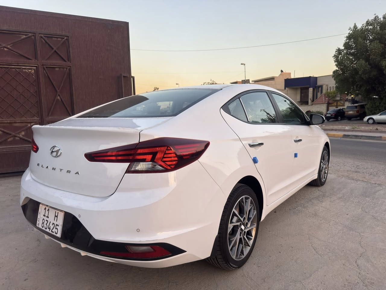 السلام عليكم سياره انترا 2020 عل وضع الشركه كفاله عامه عنوانها بغداد طالبيه مكينه 2000 ماشيه37 
فول موصفات 
بصمتين 
جرس🔔 
رقم الهاتف ***********
