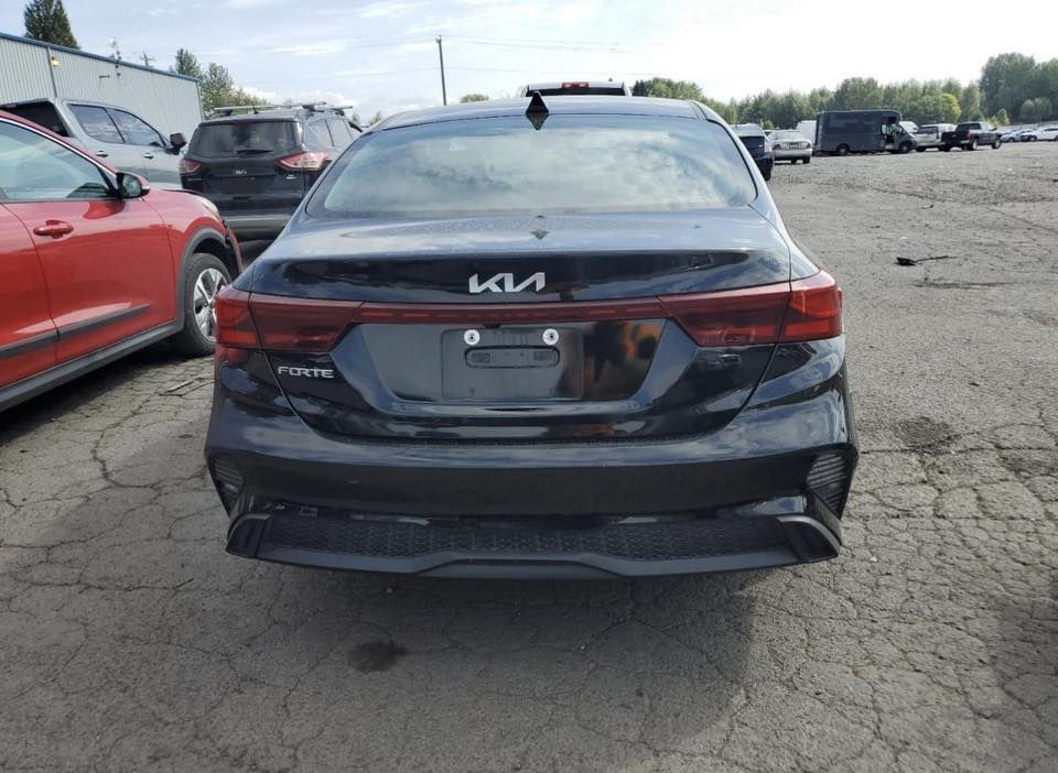 السلام عليكم 
فورتي موديل 2024 
واصله عمان 
ضرره باب جاملغ بدون دواخل موضوح بالصوره 
السعر 110 
***********
تريد دخله صفره تريد تبقيه سوده
