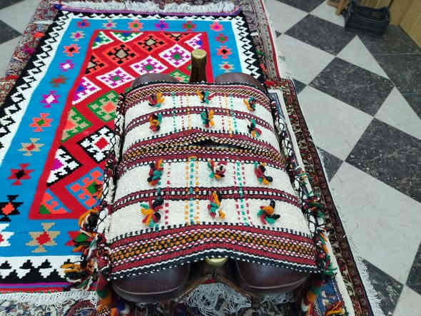 خرج حياكه يدويه مطرز
واتساب ***********
العنوان ديالى خانقين
