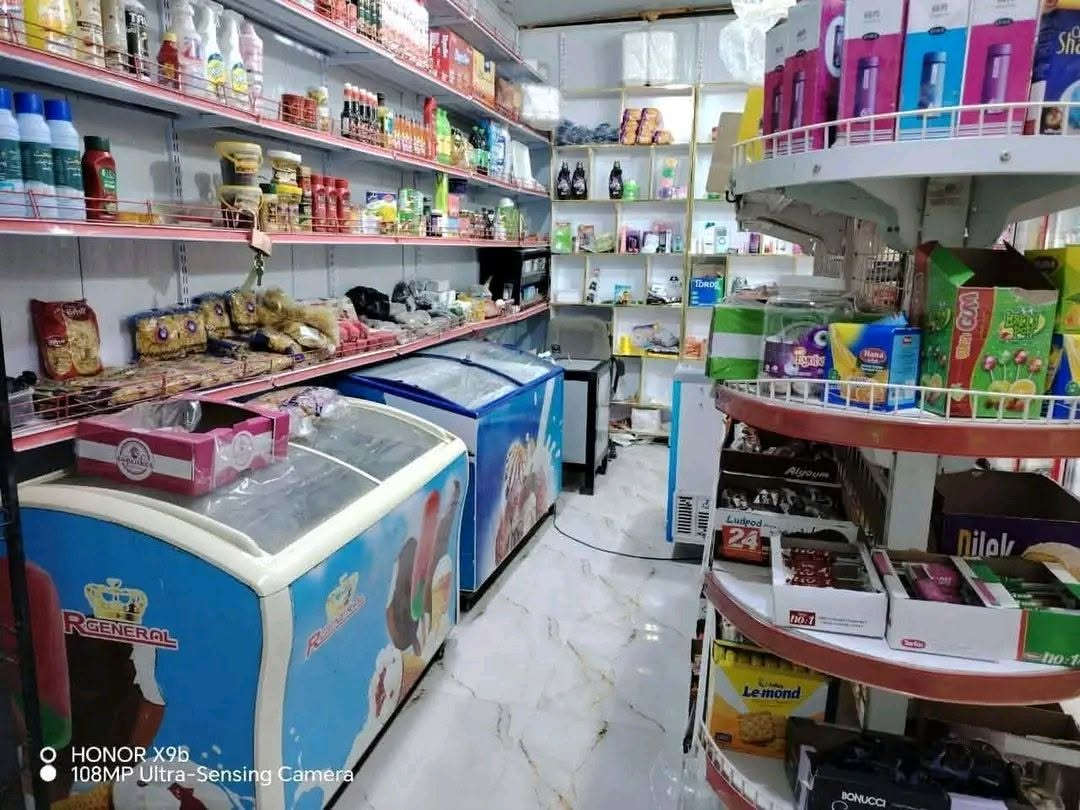 بيت 300م  مع محل
خنيطله الجديده موقع مميز بناء 2015 / يحتوي على غرفتين مطبخ هول ديوانيه حمام داخلي  وصحيات خارجيه حديقه كبيره ومحل قياس 6±4
السعر 220 وبي مجال


**إذا كنت صاحب هذا الإعلان وتريد حذفه لأي سبب، رجاءا أرسل رسالة إلى الدعم الفني**