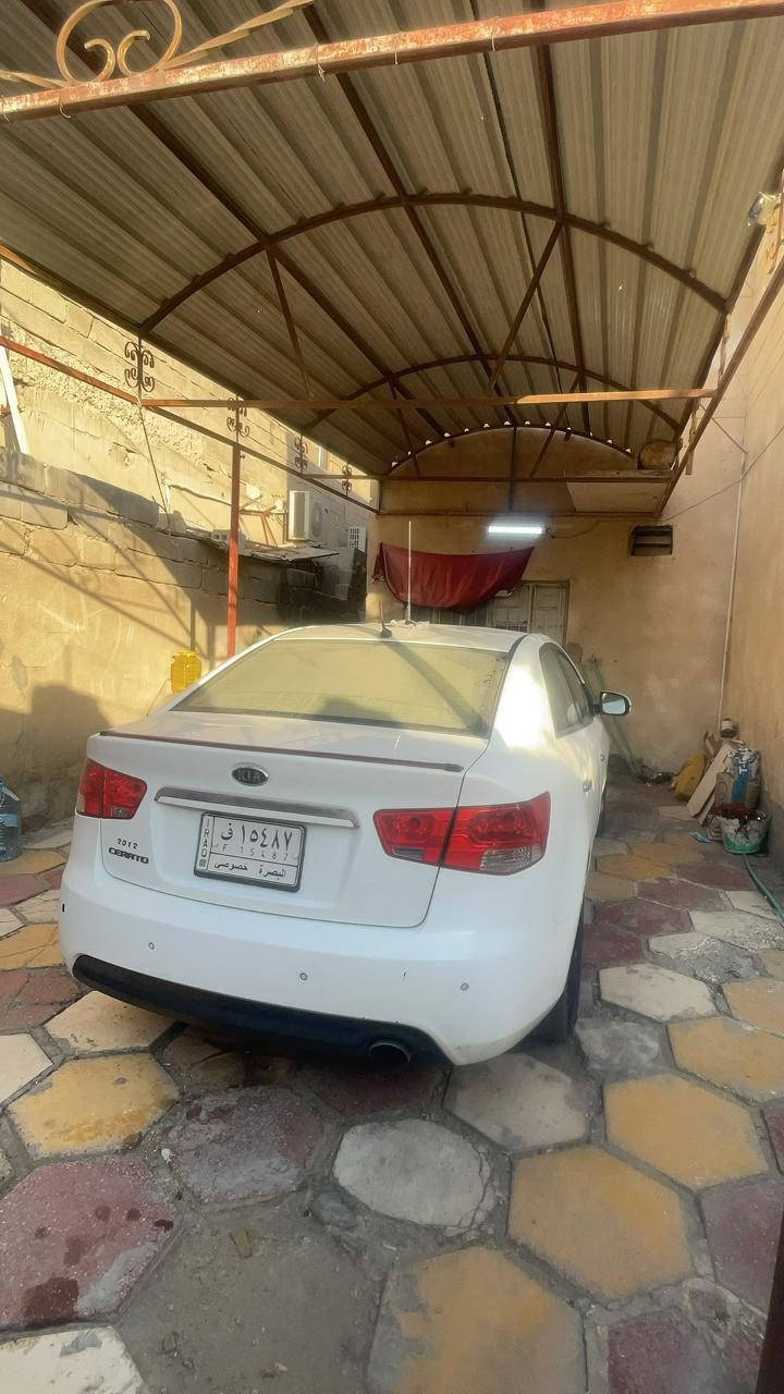 السلام عليكم، كيا سيراتو 2012 خليجي بصرة. بأسمي، لاضربة ولا تبديل ولاصبغ. تخم تاير، تدفئة وتبريد. حدادية 80% مكينة بيها بخار. ***********. البصرة, العراق
