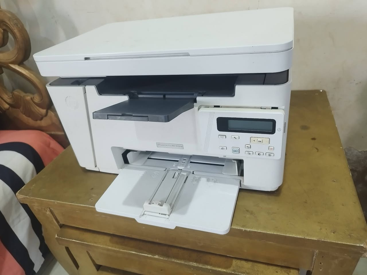 🖨️ للبيع: طابعة HP LaserJet Pro MFP M26nw
✅ طباعة – نسخ – سكانر (3*1) 
✅ تدعم الاتصال اللاسلكي (Wi-Fi) وUSB
✅ سرعة وجودة عالية في الطباعة
✅ مناسبة للمكاتب، الطلاب، والأعمال المنزلية
✅ حالتها ممتازة وجاهزة للاستخدام
مع وصله USB للربط بجهاز كمبيوتر و وصله كهربه للطابعة. 
📍 الموقع: (امدرمان )
💰 السعر: (500)
📞 للتواصل: عبر الخاص أو على الرقم (0926202869).
سارع بالحجز، والبيع للأسبق.


**إذا كنت صاحب هذا الإعلان وتريد حذفه لأي سبب، رجاءا أرسل رسالة إلى الدعم الفني**