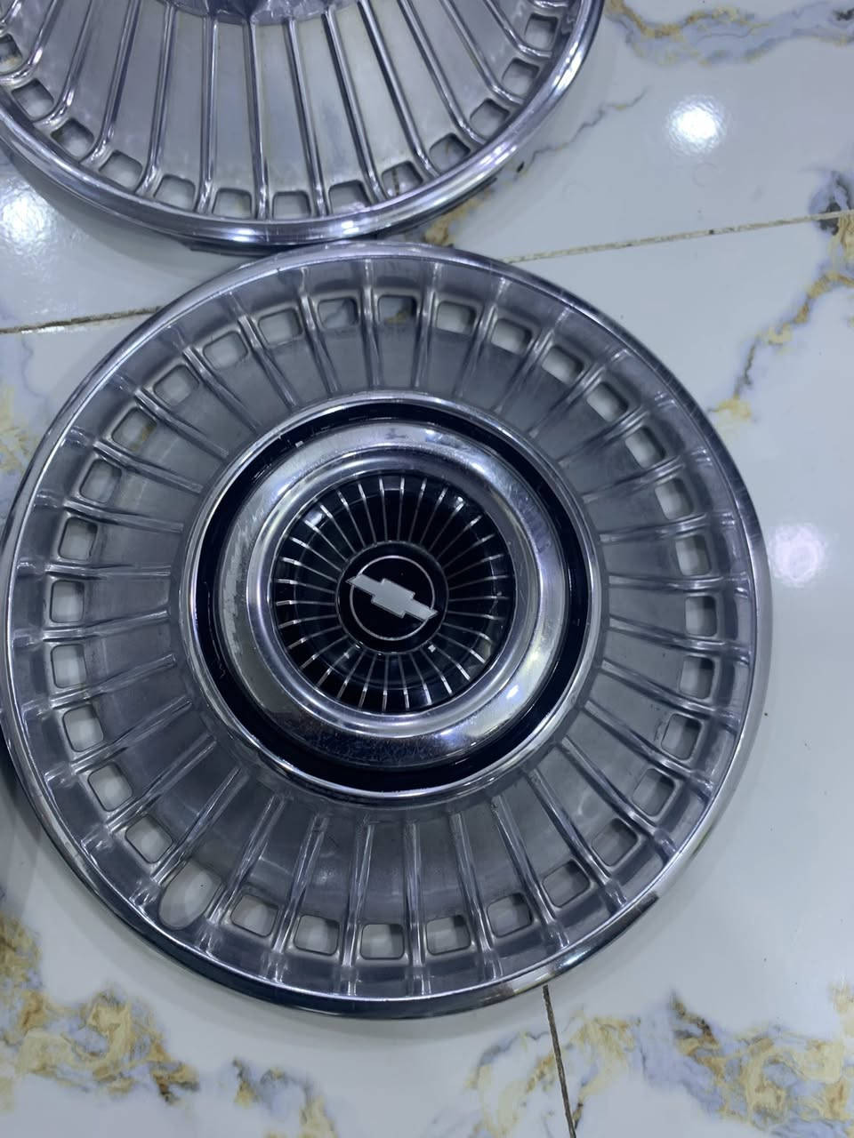 السلام عليكم كبات 63 حجم 14 للبيع نضاف
مكاني بغداد السعاده قرب مستودع النفط 
السعر 325 وبيهن مجال قليل 
رقمي ***********
