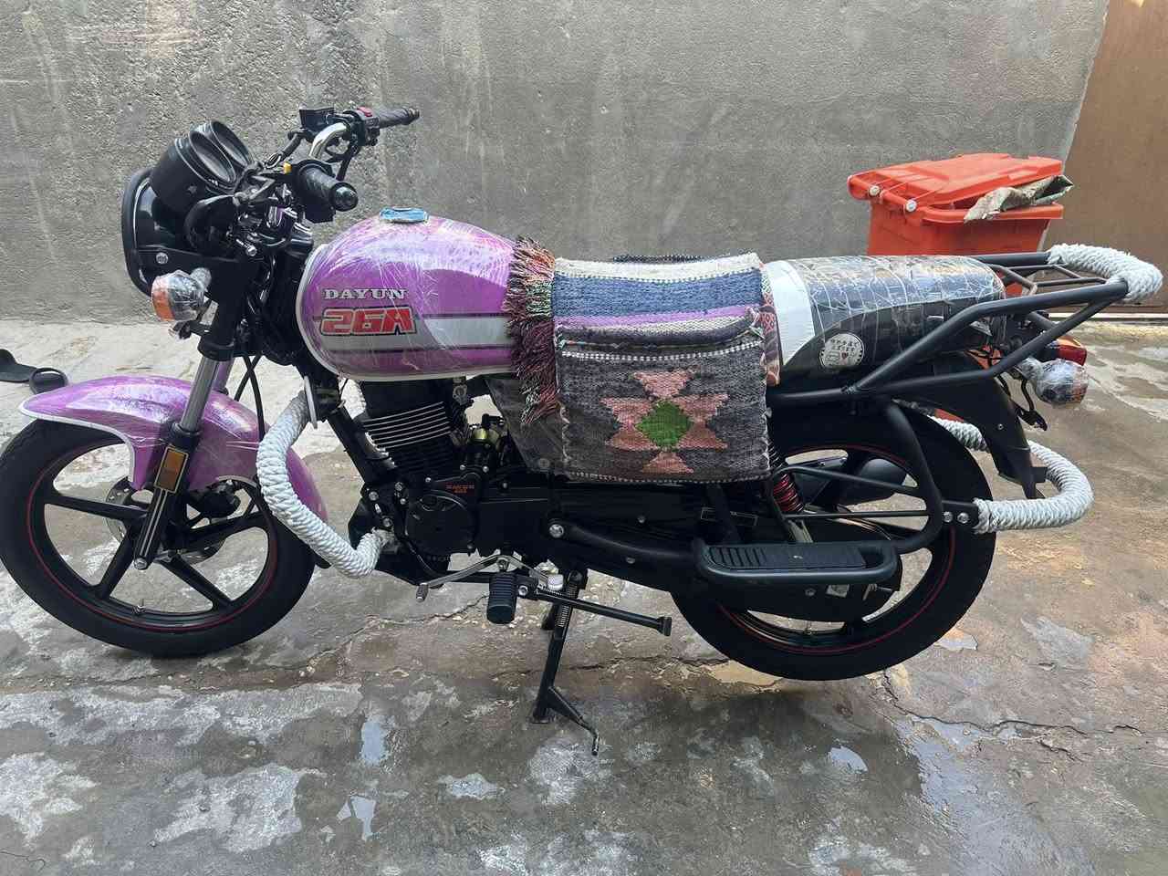 السلام عليكم دايون نفخ بنفسجي  موديل ٢٣ طالعه بل ٢٤  سنويه الرقم مامطلعه بعده باسم ابو المعرض البغدادي  دراجه نضيفه ع ايدي كلشي شغال بيها سعرها 2.800 مليونين وثمنميه    كربلاء امن الداخلي ***********
