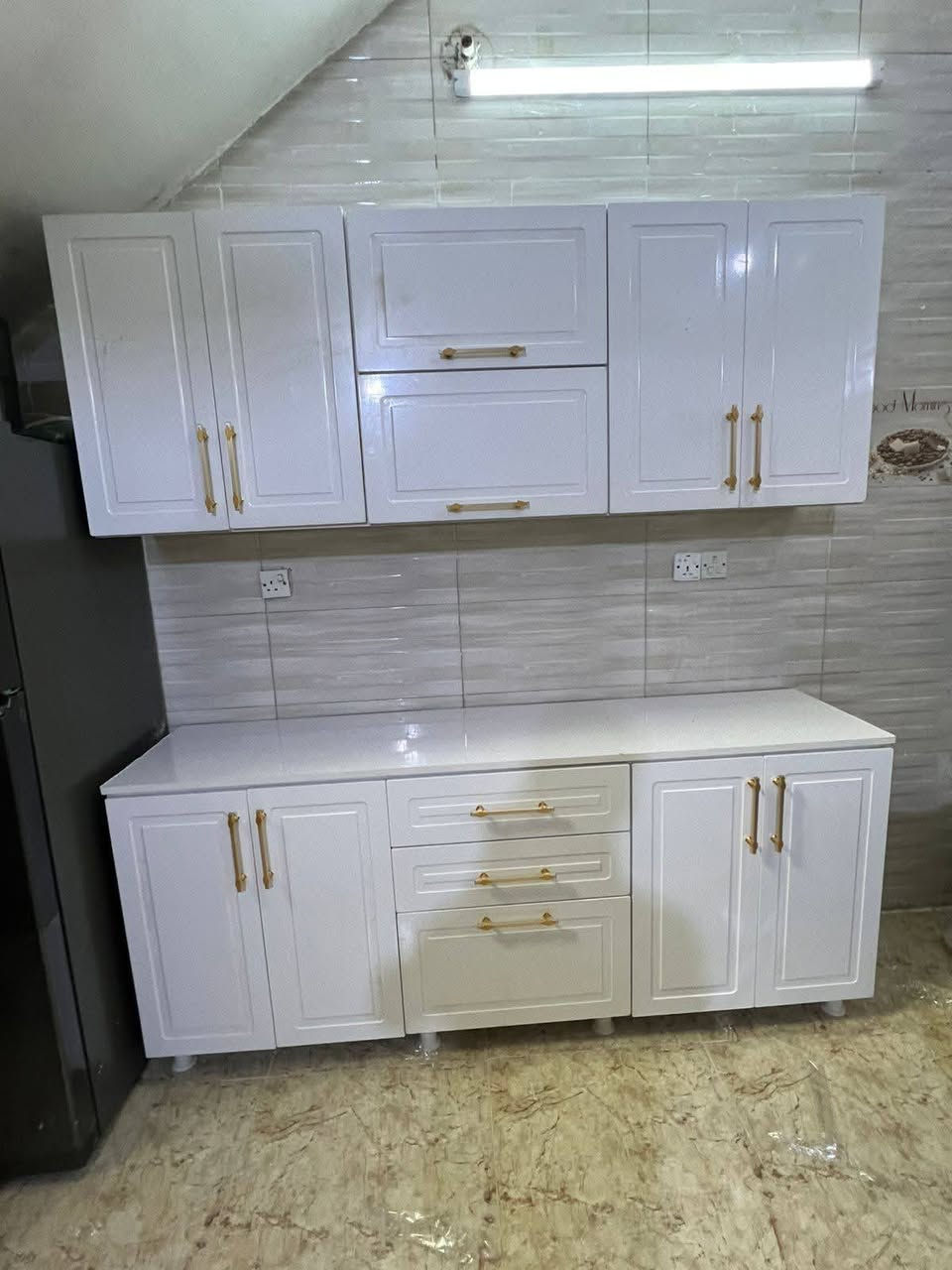 كاونترات لبيع خشب تركي hdf مع خدمة توصيل مجاني درجة اولى ضمان 4سنوات ***********
