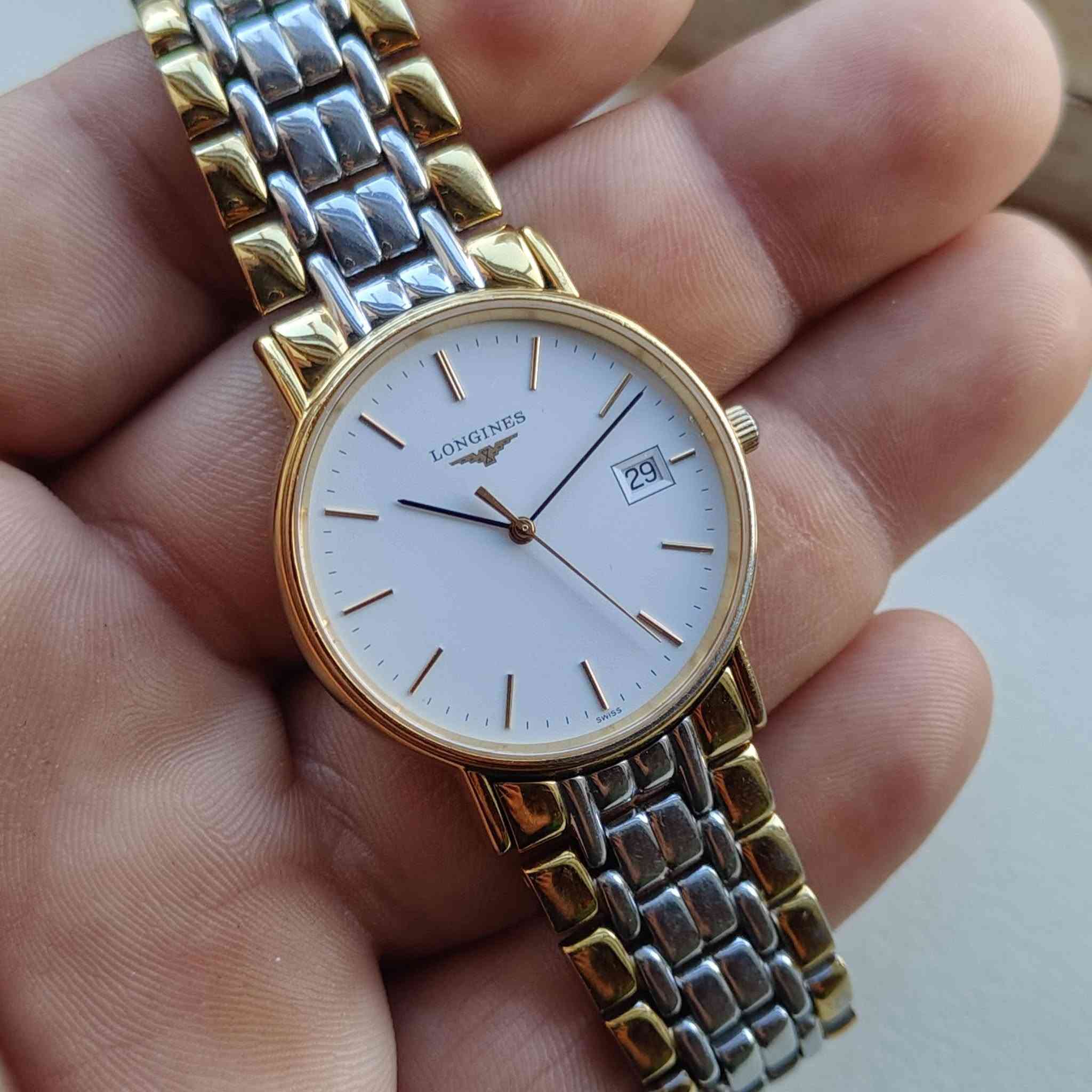 Longines La Grande
لونجين لاغاندي . كوارتز
القطر ...33"
 إنتاج 1990
مخزن كالجديد بالعلبة الأصلية 

السعر 385$


**إذا كنت صاحب هذا الإعلان وتريد حذفه لأي سبب، رجاءا أرسل رسالة إلى الدعم الفني**