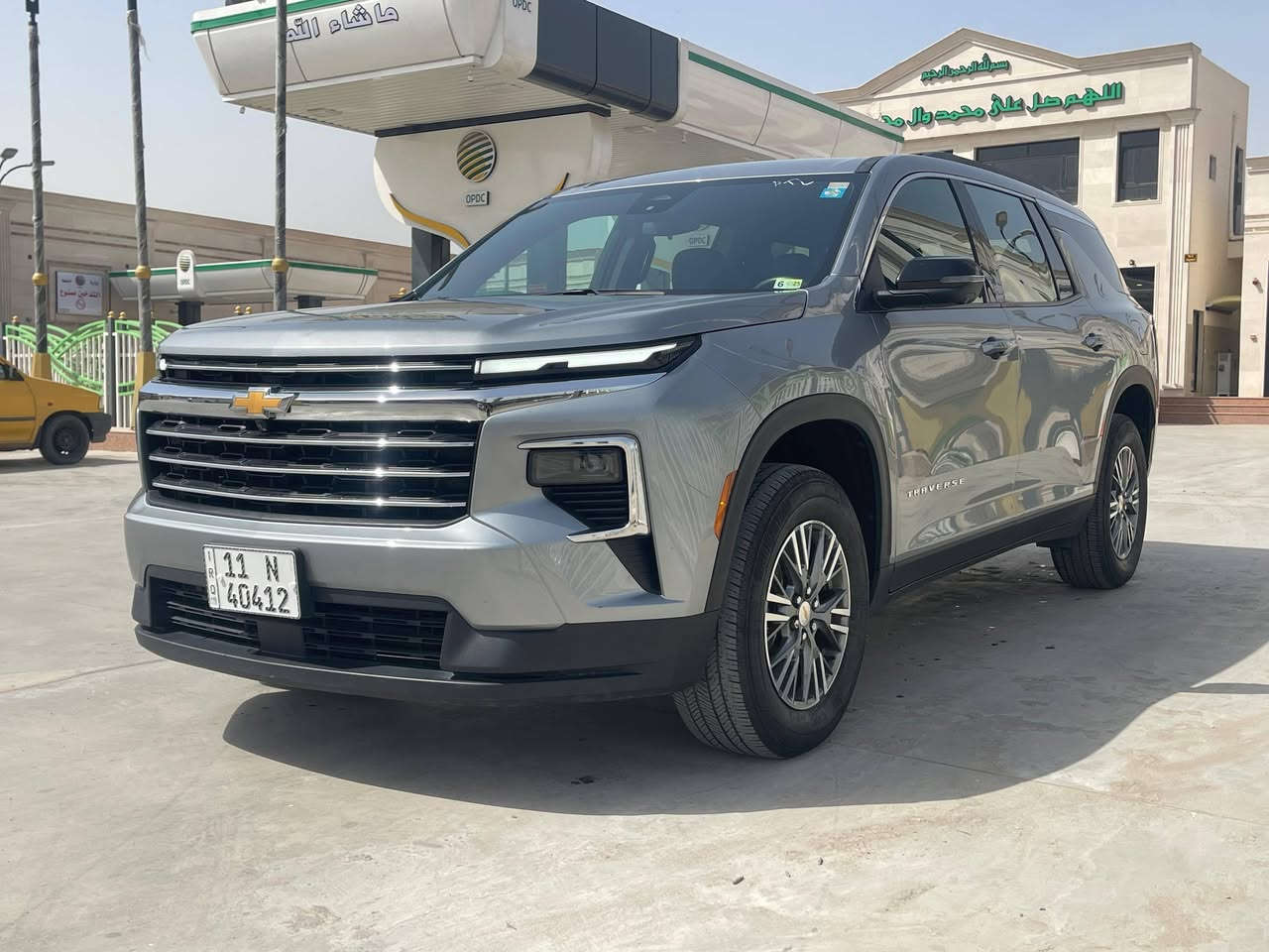 سلام عليكم
ترفس 24دخول جديد محرك 2500تيربو
رقم شهداء بغداد بس ولد شاب وكالة مباشر
ماشيه38 بيه قطعتين تبديل جاملغ وباب الراكب
بدون وشاصي بدون راديرات كله ع وضعه شركه
فئة LT كمرات360 رادارات محيطه صندوك كهرباء 
تشغيل عن ءبعد 7راكب عائليه شحن لاسلكي 
مكاني بغداد 315ورقه
***********
