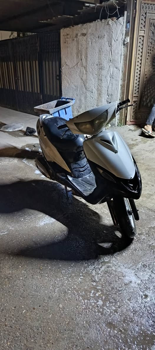 سلام عليكم اخوان دراجه 140الدراجه خير من الله النواقص شي بسيط مثل ما موضح بلصوره مكينه مكفوله ما مفتوحه السعر 400 وبيه مجال بسيط التواصل على صاحب الرقم ***********
