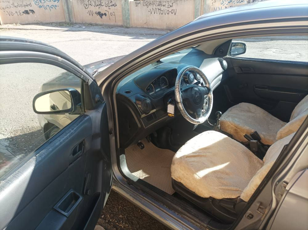 ئەڤیۆ 2007 گێڕ عادی 
گێڕو مەکینە بەشەرتی فیتەر تەقەو ڕەقەی بەشەرت
ڕەقەم سلێمانی تەحویل و عرامە بەشەرت  
پێنج پارچە بۆیاخ لەسەر ساغی پشت و پێشی کەپسە بێ دەعم و لێدراوی 

***********
سلێمانی السليمانية, العراق
