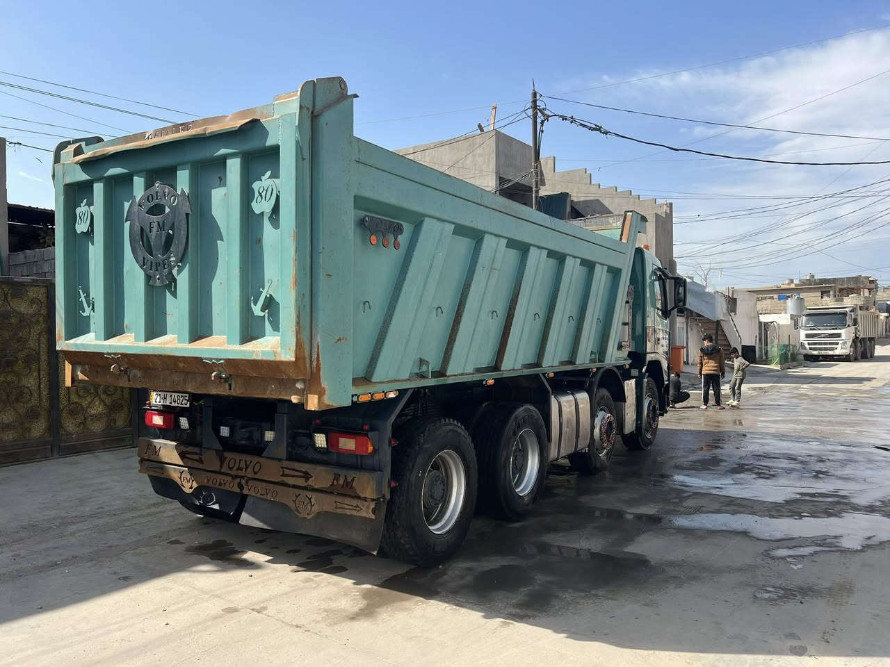 ڤالڤو  للبيع وحش حجم 500موديل 2012 كير اوتماتيك بودي 18متر رقم سليمانيه شرط التحويل سياره بلادي عكرب جاهزه للشغل تخم تايرات ***********
