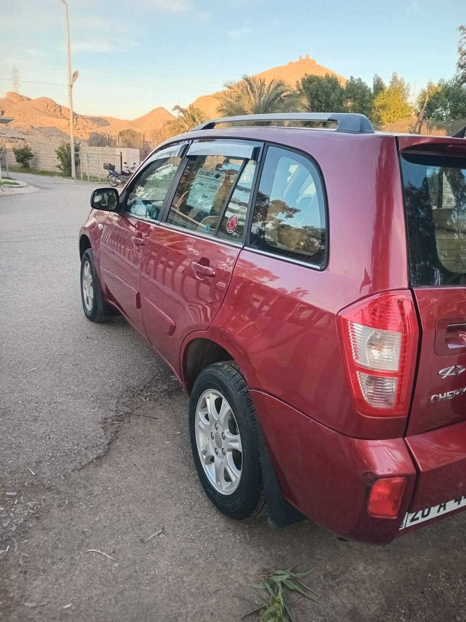 السلام عليكم ***********
تيكو 2013 رقم ديالى  الماني مشروع وطني تحويل ثاني يوم 
كير محرك مكفولات 
حداديه جديده 
تخم تاير جديد 
تبريد تدفئه شغالات 
مكفوله من الضربه و التبديل و الصبغ سعرها 65$بيها مجال مكاني ديالى قضاء المقداديه
