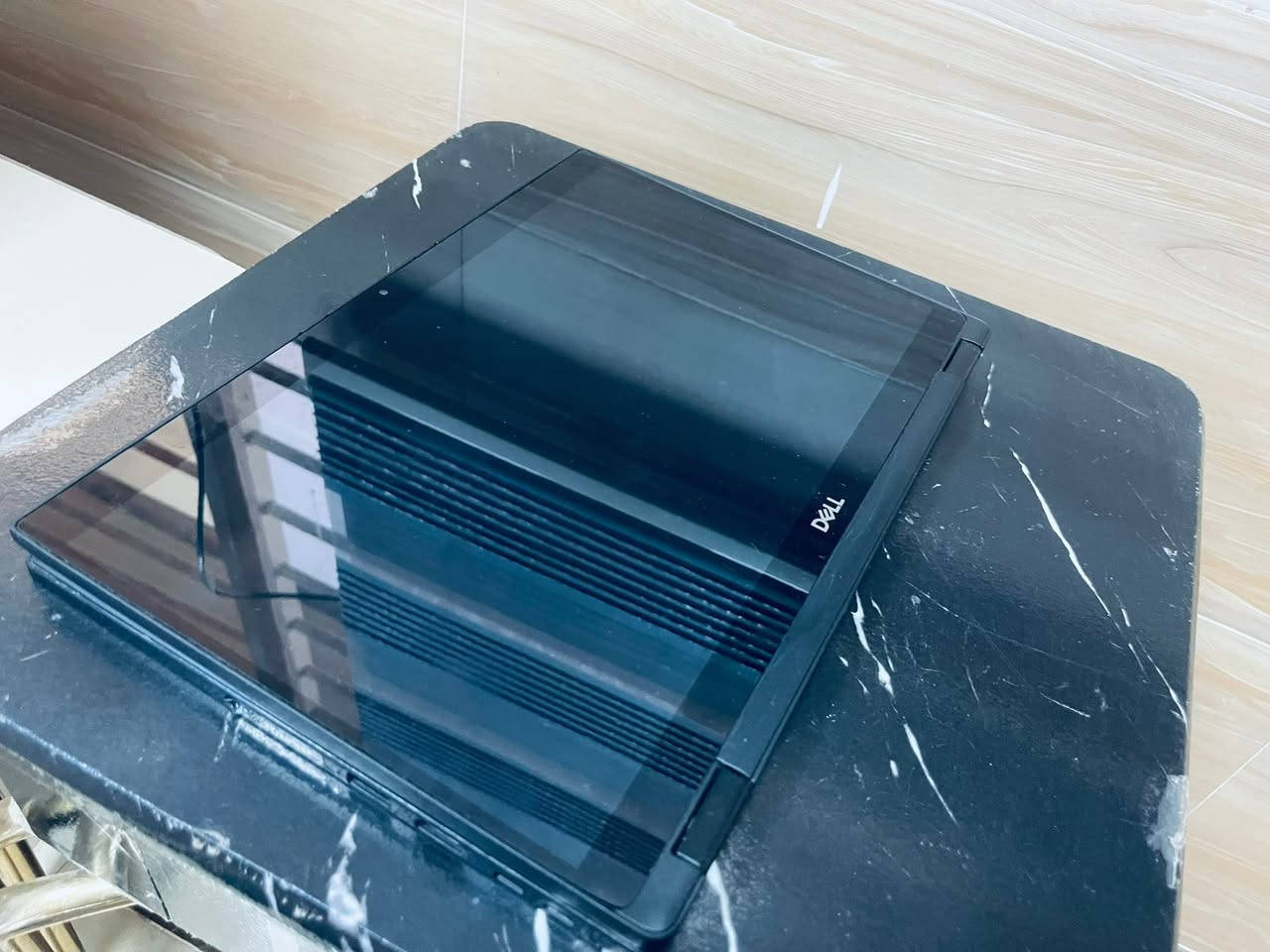 السلام عليكم 
لابتوب للبيع
Dell. Latitude7390 2in1
المواصفات:
Core i5جيل  ثامن 
ذاكره 256
Ram8
قلاب 360درجه
شاشه لمس
كيبورد ضوئي 
شاحنه تايبسي 
بطاريه جديده 
المنافذ:2تايبسي/واحد hdmi
2usb 
+اوكس و منفد ذاكره خارجي 
شحنه يطول اكثر من ساعه و نص للشحنه الوحده
حجم الشاشه:13.5
سعر:350 وبي مجال للشراي
+وياه جنطه و شاحن 
+نضام ويندوز11


**إذا كنت صاحب هذا الإعلان وتريد حذفه لأي سبب، رجاءا أرسل رسالة إلى الدعم الفني**
