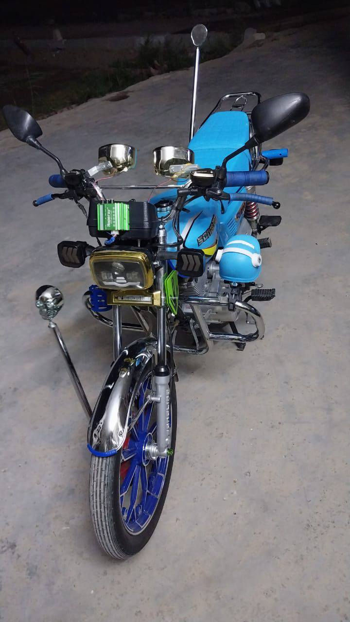 سلام عليكم شباب دراجة ايراني 5كير الدراجة خير من الله المكينة مكفولة الدراجة موديل 2025 الدراجة نضيف واحد على واحد  الدراجة منفيز وأوراق كاملة مكاني بغداد العطيفية السعر 825 وبيهة مجال بصيط حك الجية الشراي يتصل ***********
