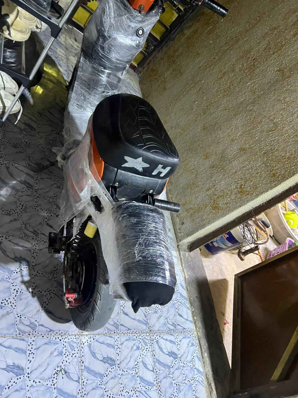 سلام عليكم دراجه شحن ار9 جديده 
سعر 300وبيه مجال
عنواني بصره الاصمعي 
***********
