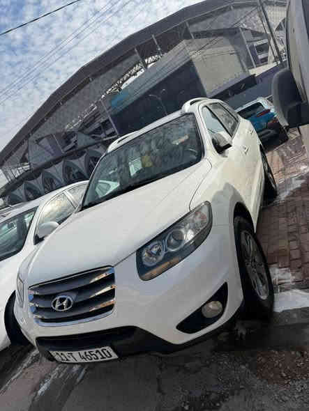 سنتافي موديل 2011  شركة العامة خليجية بيها صبغ بس شبر بل جاملغ الخلفي موضح بل صور والباقي مكفول مكينة 6 سلندر 3500. 7 راكب 3 قطع تبريد تحكم ستيرن جيهتين فتحة سلايد ويل كب فراشة وبيها مواصفات أكثر مكينة وكير خير من الله صدر امامي وخلفي جدد تبريد ثلج تخم تايرات جدد رقم بغداد الدولي الجديد ماشية 98 سعر 163 وبيها مجال للشراي للستفسار *********** عنوان بغداد البلديات
