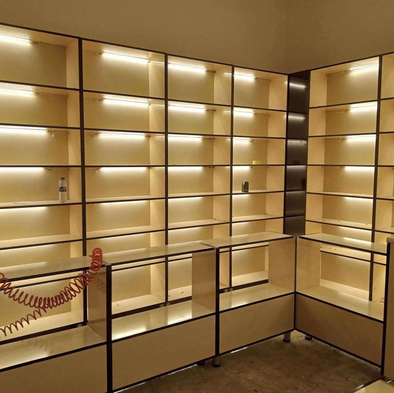 (رأس الحكمه مخافة الله )
العمل مضمون 100 /100
#الطنان_للديكور
#قسم_الفاترينات
اصحاب المحلات التجارية والمجمعات 
🟢نعمل حسب قياساتكم الخاصة🟢
…………… 
وان لم يكن الطلب نفس المواصفات ونفس الدقه عليك بارجاع الطلب 
يوجد توصيل لكافة محافظات العراق 
………………………
—المواد المستخدمة 
‏MDFتركي  وليس ميلامين 
رجل 10 cm تركي تتعلى وتتنصى سل ستيل 
……………………………
العنوان_ بابل - جبلة - مقابل البيضوية
 واتساب ***********
