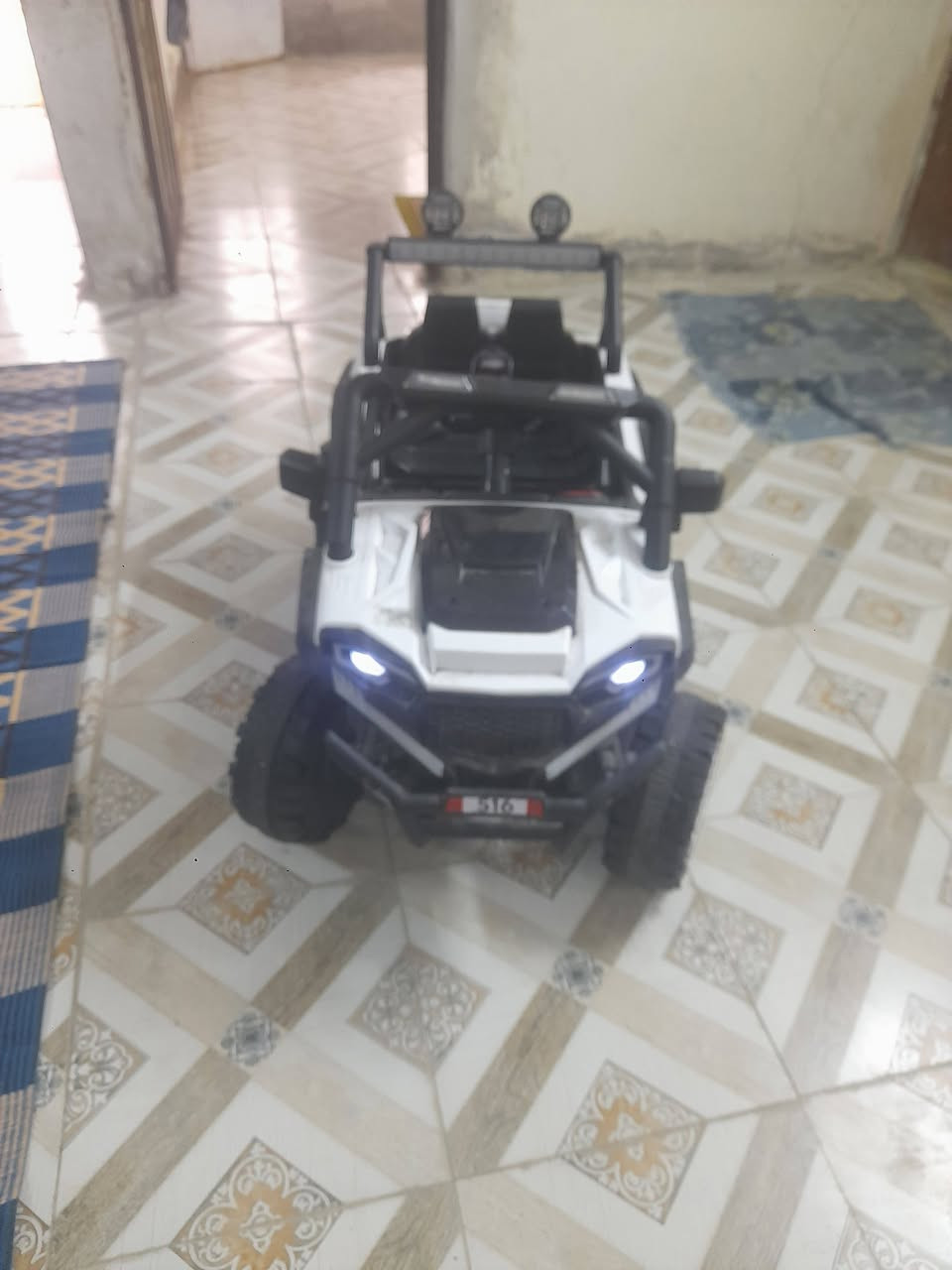 سلام عليكم سياره شحن مال أطفال جديده مستعمله ساعات مكفوله اخذتهه ٢٢٠ الف اريدهه ١٥٠ الف مكاني الزعفرانيه يم عمارات سعيده ***********توصيل ماعندي كلشي ذاكر بالفديو اخوان تحياتي ادمن
