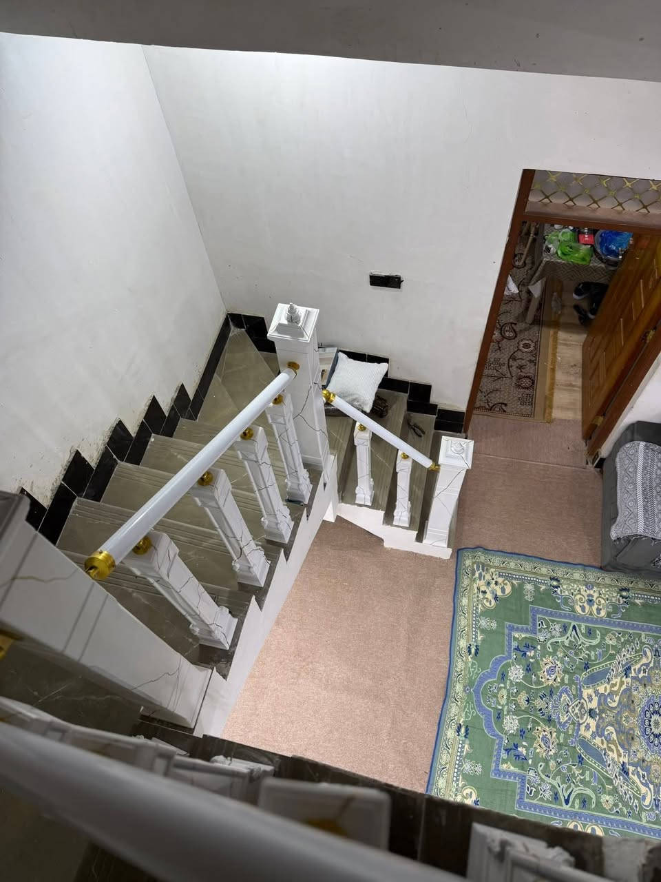 بيت زراعي مساحة 160 متر  طابقين زراعي بشارع السفينة بشارع ميثم التمار الواجه 10 امتار غرفتين جوا وصالة ومطبخ واستقبال 7 في 4ومطبخ وصحيات داخلية وخارجيه الطابق الثاني مشتمل كامل غرفه وصاله ومطبخ وصحيات واكو 75 في السطح ترهم شقه او طابق ثاني بناء البيت حديث كونكريت وطابوك ينباع هوا وأثاث المطبخ فقط  السعر 145
لتواصل ***********
