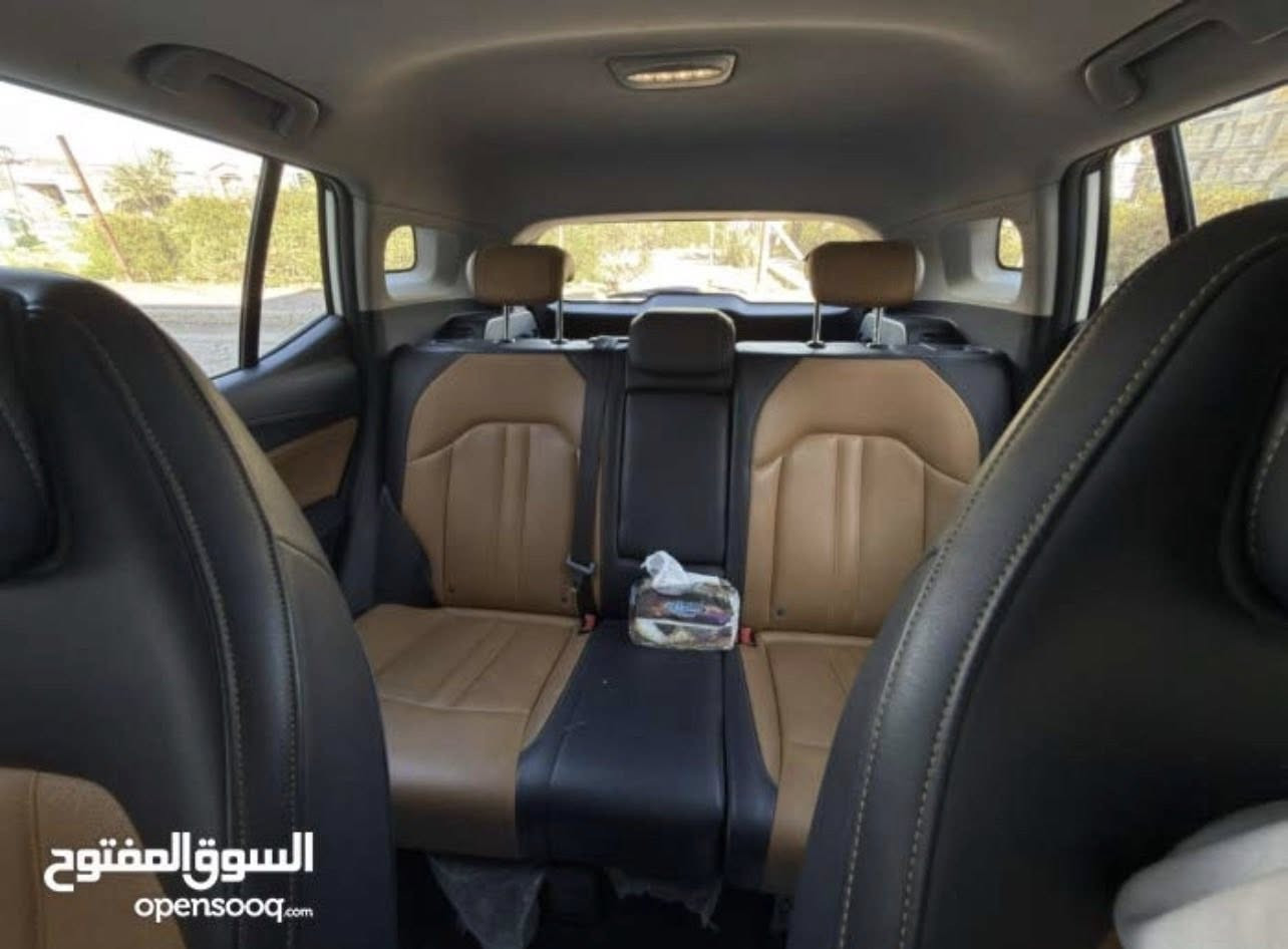 السلام عليكم
للبيع سياره GS4 صيني موديل 2023 
ماشيه 50  الف كيلو متر 
سياره 5 راكب 
كراسي كهرباء 
حساس مري جوانب 
السيارة كفاله عامه فقط هاي الدحجة بسيطة 
كاميرات 360 درجة 
نظام ( sport,normal.smart ) سبورت ، طبيعي ، رياضي
نظام ايكو اقتصاد البانزين 
دخول ترحيب ذكي 
سعه لتر خزام الوقود 55 لتر انسه صرف البانزين 
تحذير حزام الأمان ، نظام تقفيل من بعد ، فتحه سقف 
سياره رقم بغداد مشروع وطني تحويل ثاني يوم 
سياره مرتبه  شبابيه وعائليه اقتصاديه رياضيه بنفس الوقت
السعر ( 165)  وبيه مجال للشراي 
العنوان البصره - الطويسة
***********
