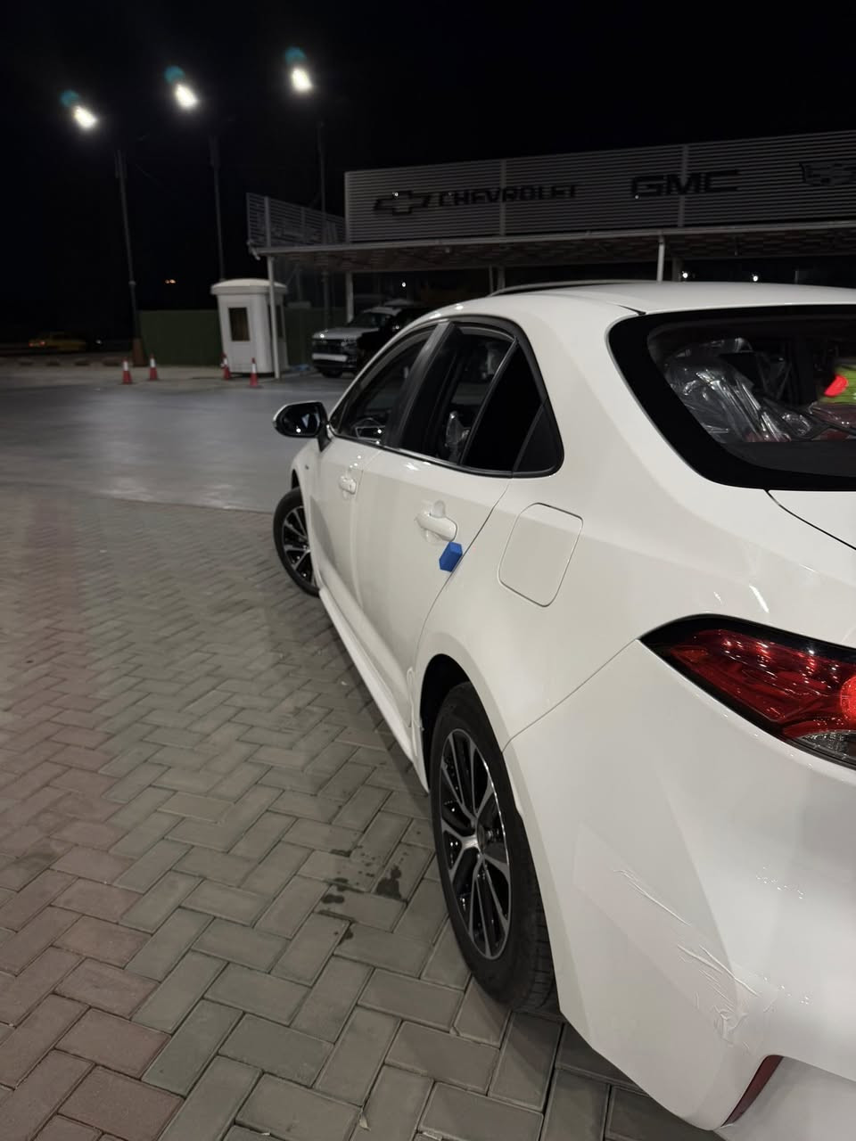 السلام عليكم كورلا هايبرد 2024 فول مواصفات  داخل احمر جلد السياره كفاله عمه من الصبغ والبارد رقم السياره بغداد. السياره ماشيه 17 الف العنوان بغداد للاستفسار ***********
