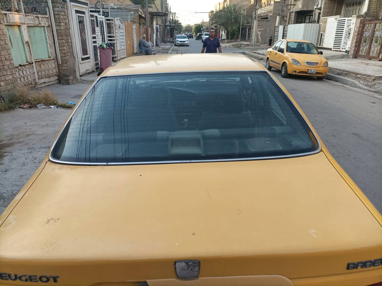 للبيع: Peugeot Pars بيجو بارص موديل 15 
المكينة جديدة، وناقل الحركة عادي بحالة ممتازة جداً، والتبريد شغال ممتاز.
صدر السيارة حالته تقريباً 70٪، والبنيد مبدل، والهلال الصفحة اليمنة معمر.
على السيارة غرامة مقدارها مليون دينار ومخصومة من سعرها.
السعر: 30 ورقة وبيه مجال بسيط.
للاستفسار والمراسلة:
فيس بوك أو الاتصال على: ***********
