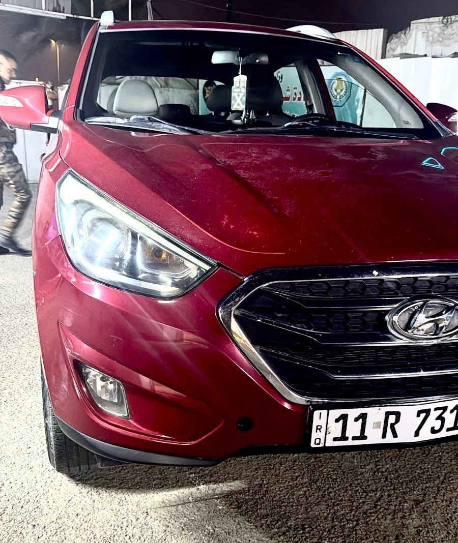 سلام عليكم توسان موديل 15 
سياره مكفوله من حادث 
مكينه و كير مكفولات 
حجم مكينه 2000
لون ماروني 
صدر امامي وخلفي مكفولات كهربائيات كله شغاله على وضع شركه 
تخم تاير و وباتري جديد 
العنوان بغداد سيديه 
للبيع فقط 
السعر 145 وبيه مجال حك الجيه 
رقم الهاتف ***********
