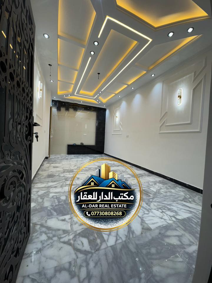 للبيع دار 150م  بناء حديث زيرو 
/ 📍في حي البنوك شارع المشاتل مقابل القناة

الواجهة 5م            النزال 30م 

يحتوي على ⬇️

الطابق الأرضي : مدخلين استقبال + مطبخ مفتوح على الصالة + غرفه نوم سويت + خدمات

الطابق الاول : 3 غرف نوم سويت + خدمات

الطابق الثاني : سطحين+ بيتونه

للاستفسار اكثر اتصال بالرقم التالي 
*********** 
او مراجعة مكتب الدار للوساطة العقارية الكائن في حي البنوك بداية شارع الكنيسة من جهة الجسر
