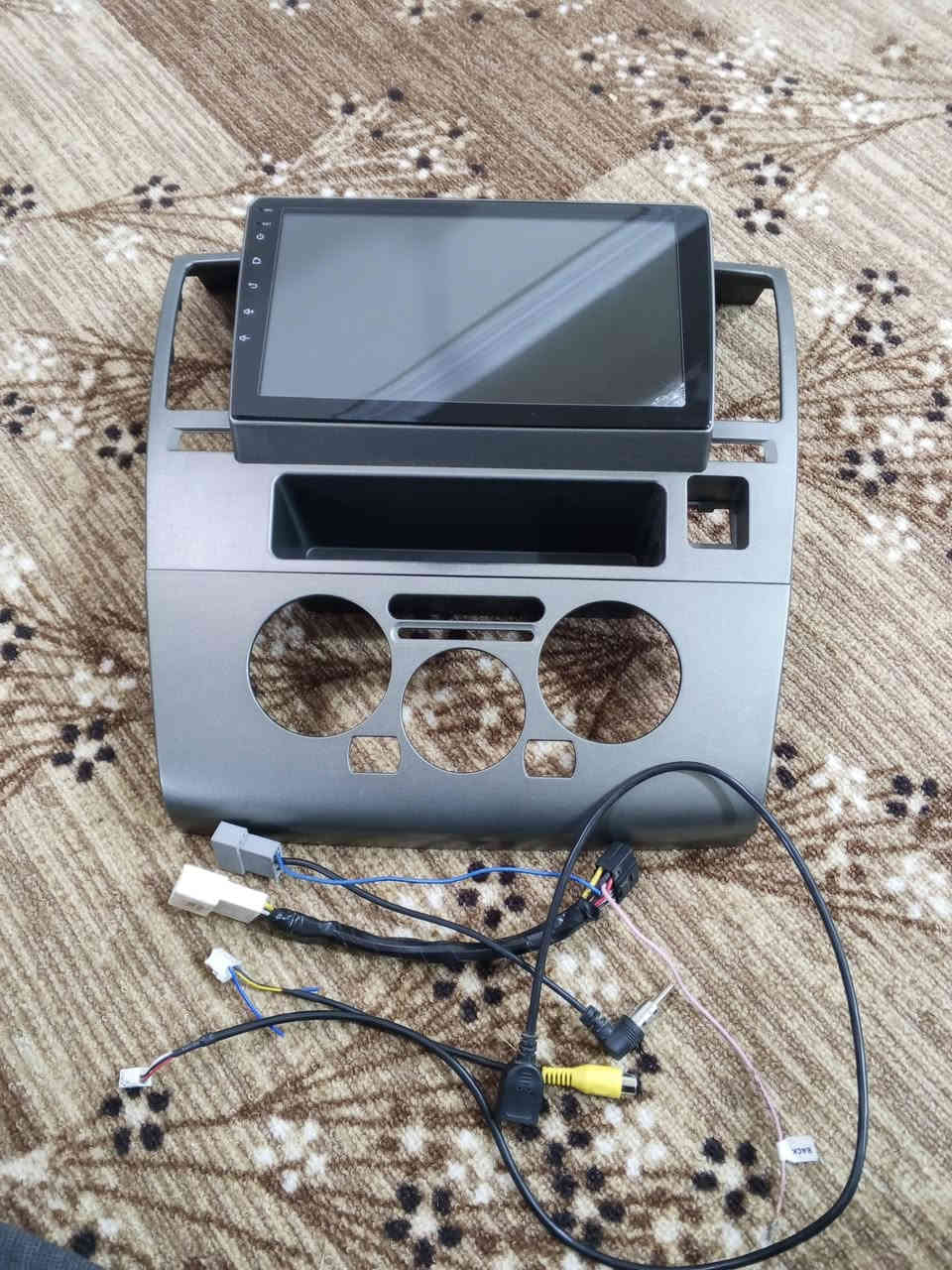 السلام عليكم من رخصت الادمن الشاشه للبيع مال نيسان فيرسه جديده ماصارلي فتره من شتريته اصليه اندرويد وكل ملحقاتها موجوده وياها الشراي يتصل أو يراسل الرقم *********** السعر 75 وبيها مجال المكان الانبار الفلوجه حي الشهداء
