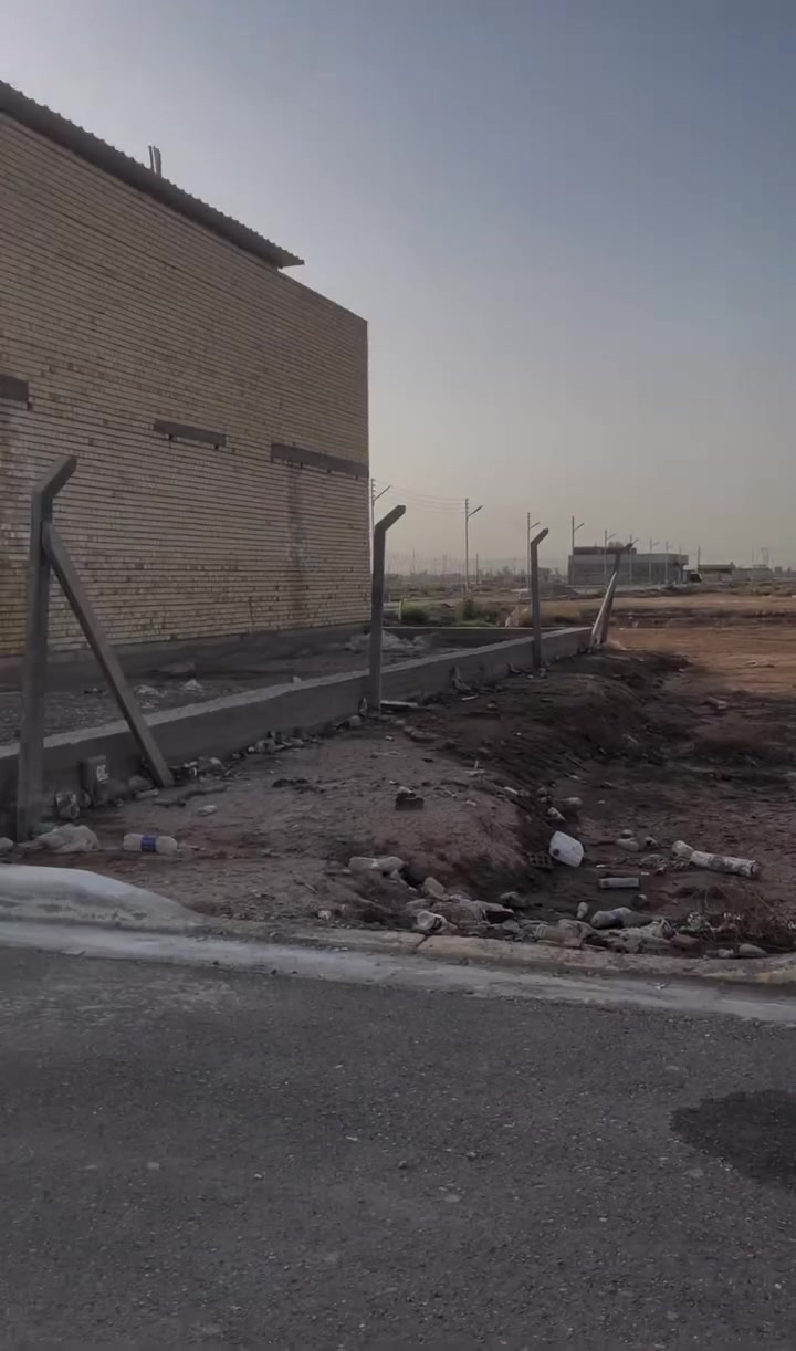 سلام عليكم عندي قطعه ارض للبيع زراعي سند 25
بغداد بوب الشام خلف الهزه مال مرور مقابل مجمع العرين كامل خدمات كلششي تبليط مي مجاري رصيف كهرباء اناره شوراع مساحه 200 متر  واجهه 10 ونزال 20 ابيع 100 او 200 حسب الرغبه
للستفسار اتصل علي وبل خدمه***********
