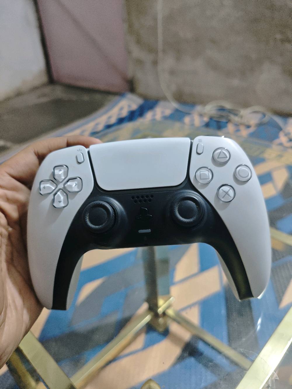 ​🔥 للبيع: جهاز PlayStation 5 Slim (النسخة الأوروبية) - بحالة الزيرو! 🔥
السلام عليكم شباب، للبيع جهاز بلايستيشن 5 سليم أوربي بحالة الشديد/شبه جديد استخدام قليل جداً ونظيف عالتشغيل والشرط!
​🎮 مواصفات وتفاصيل الجهاز:
​النوع: PlayStation 5 Slim (أوربي الأصلي).
​الحالة: مستعمل نظيف جداً واستخدام قليل، اشتريته جديد من الكارتون.
​الملحقات: كامل الملحقات الأصلية متوفرة بالكامل مع الكارتون الداخلي والخارجي وحافظات الفوم (كما موضح بالصور).
​💳 مميزات الحساب والاشتراك:
​يحتوي على حساب إماراتي رسمي.
​يوجد رصيد 9$ دولار داخل ستور الحساب.
​بلاس مفعل (اشتراك شهري).
​يحتوي الحساب على 2 بلاتينيوم (Platinum Trophies) في أفضل الألعاب:
​God of War (2018) 🏆
​Spider-Man 🏆
​🎮 الألعاب والمكتبة:
الجهاز يجي ويا مكتبة ألعاب ضخمة تحتوي على أكثر من 400 لعبة جاهزة، بالإضافة إلى باقة من أقوى الألعاب المثبتة والمتاحة:
​1_EA Sports FC 26 (فيفا 26)

​2_ Marvel’s Spider-Man 2

​3_ Days Gone (أيام مضت)

​4_ Assassin's Creed Valhalla

​5 Call of Duty: Modern Warfare 3

​6_Hogwarts Legacy (تراث هوجورتس)

​7_ Guardians of the Galaxy (حراس المجرة)

​وغيرها الكثير من الألعاب الضخمة. 
​📍 المكان: [ميسان /العمارة ]
💰 السعر: [ 800 الف شرط الفحص والنظافة ]
📞 للتواصل والاستفسار: يرجى المراسلة على الخاص. 

​(ملاحظة: الصور المرفقة بالمنشور هي صور الجهاز والحساب الفعلية)
