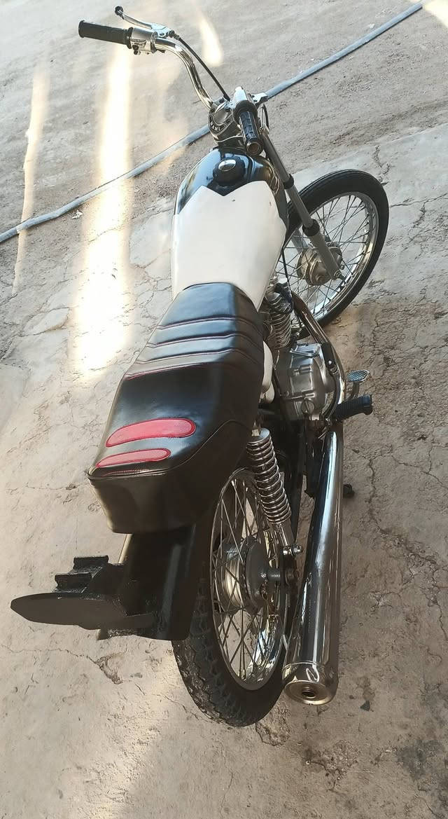 للبيع تعمير كلك 24 بيه رقم شاصي وبليته شاصي ارشه مكان حله سعر خاص الهاتف ***********
