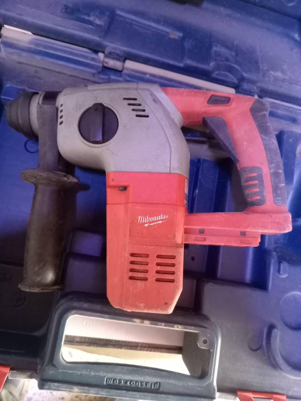 دريل همر ميلوكي شحن بدون  بطاريه


**إذا كنت صاحب هذا الإعلان وتريد حذفه لأي سبب، رجاءا أرسل رسالة إلى الدعم الفني**