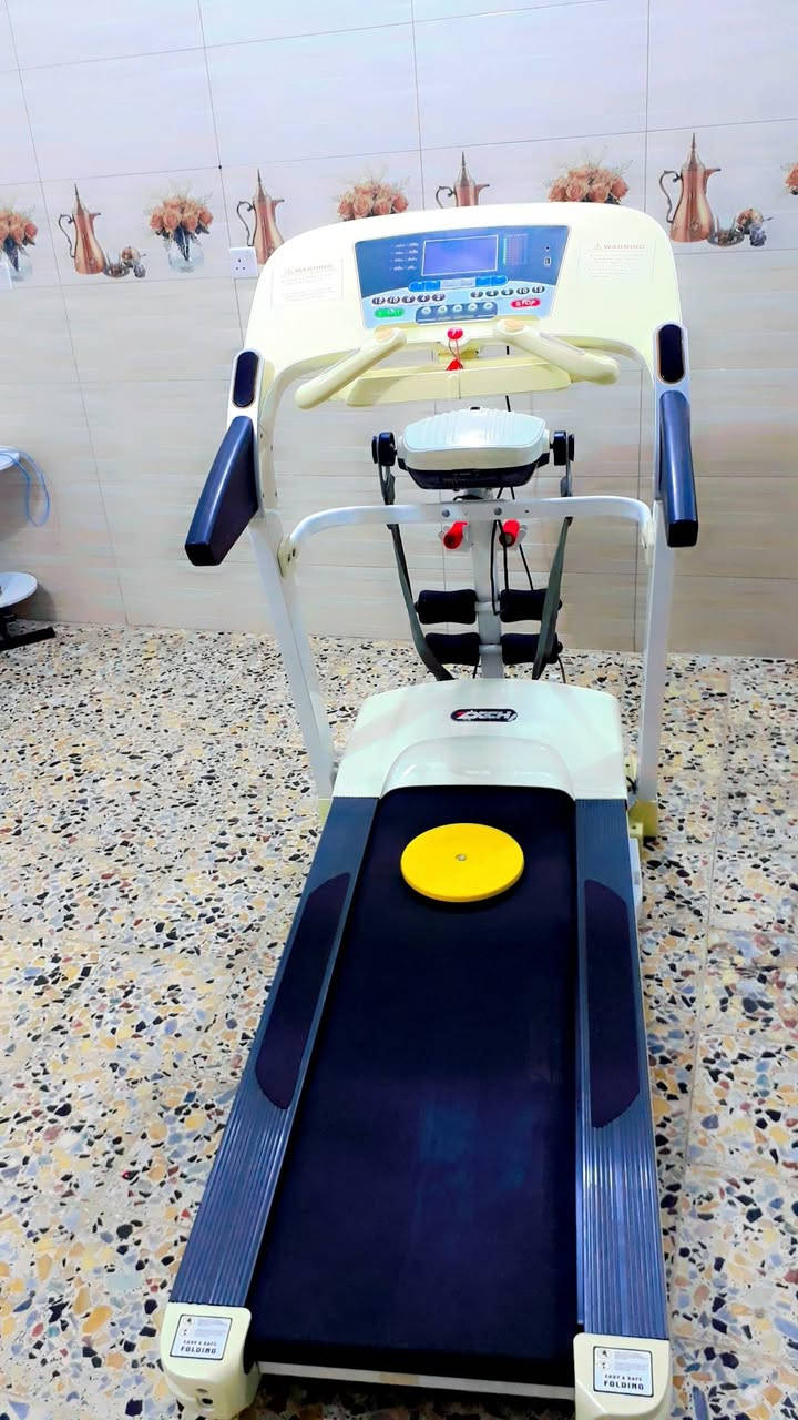 جهاز جري جديد جديد امريكي دبل ماطور جبلي  سرعه 180 وزن 200 جهاز ضخم بي جهاز حرق دهون البطن والخواصر شاشه المس سعرات حراريه ومسافه مقطوعه بلاتوث سماعات خارجيه السعر 300 بغداد الشعب *********** يوجد واتساب
